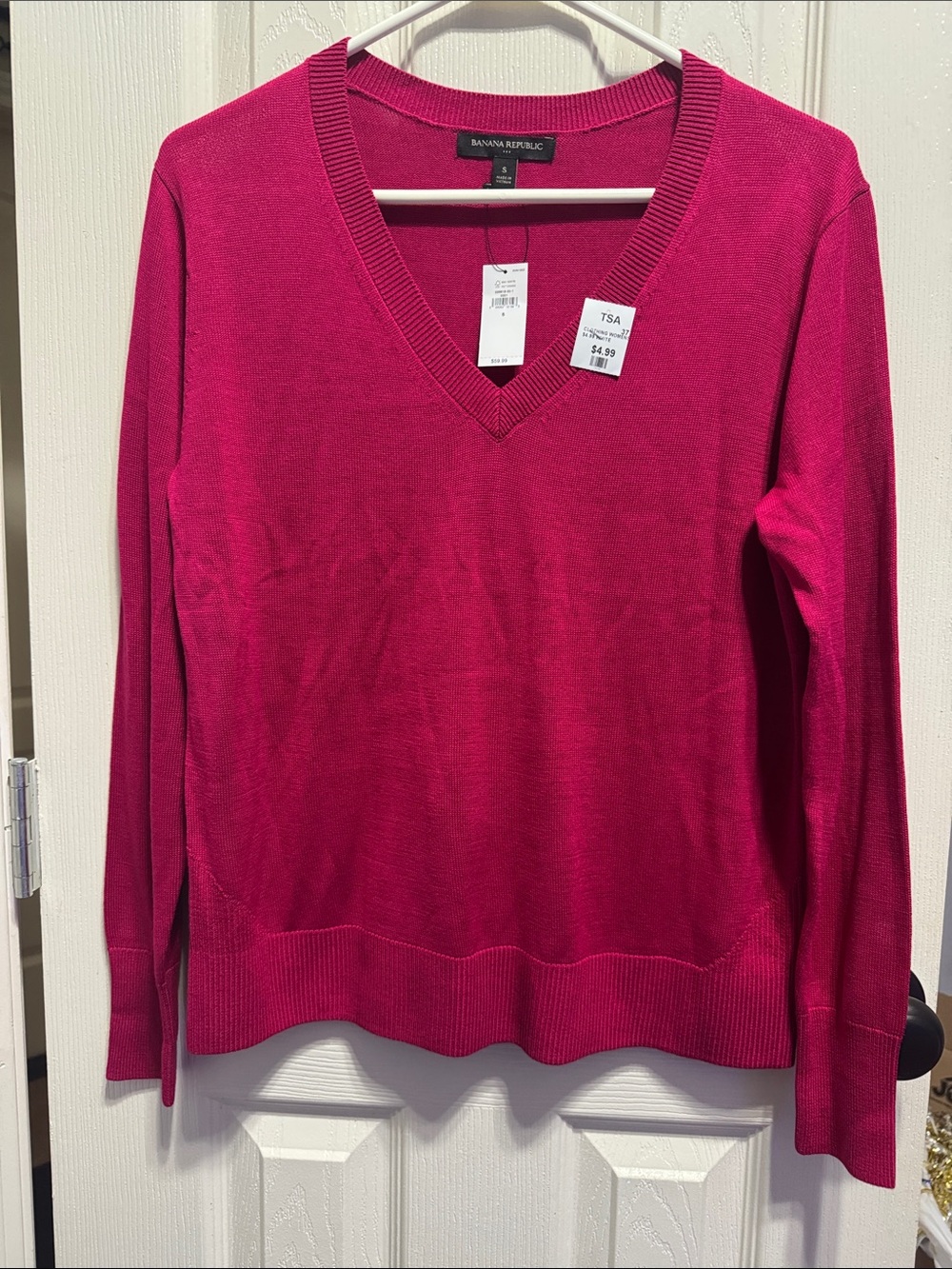 Banana Republic Women's V-Neck Sweater - Bright Fuchsia